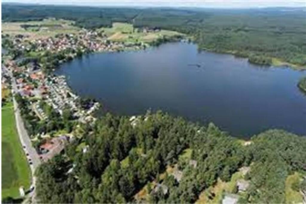 Bungalow Direkt Am See, Mit Eigenem Boot Родинг Экстерьер фото