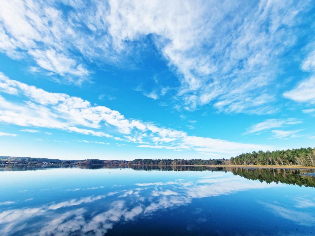Bungalow Direkt Am See, Mit Eigenem Boot Родинг Экстерьер фото