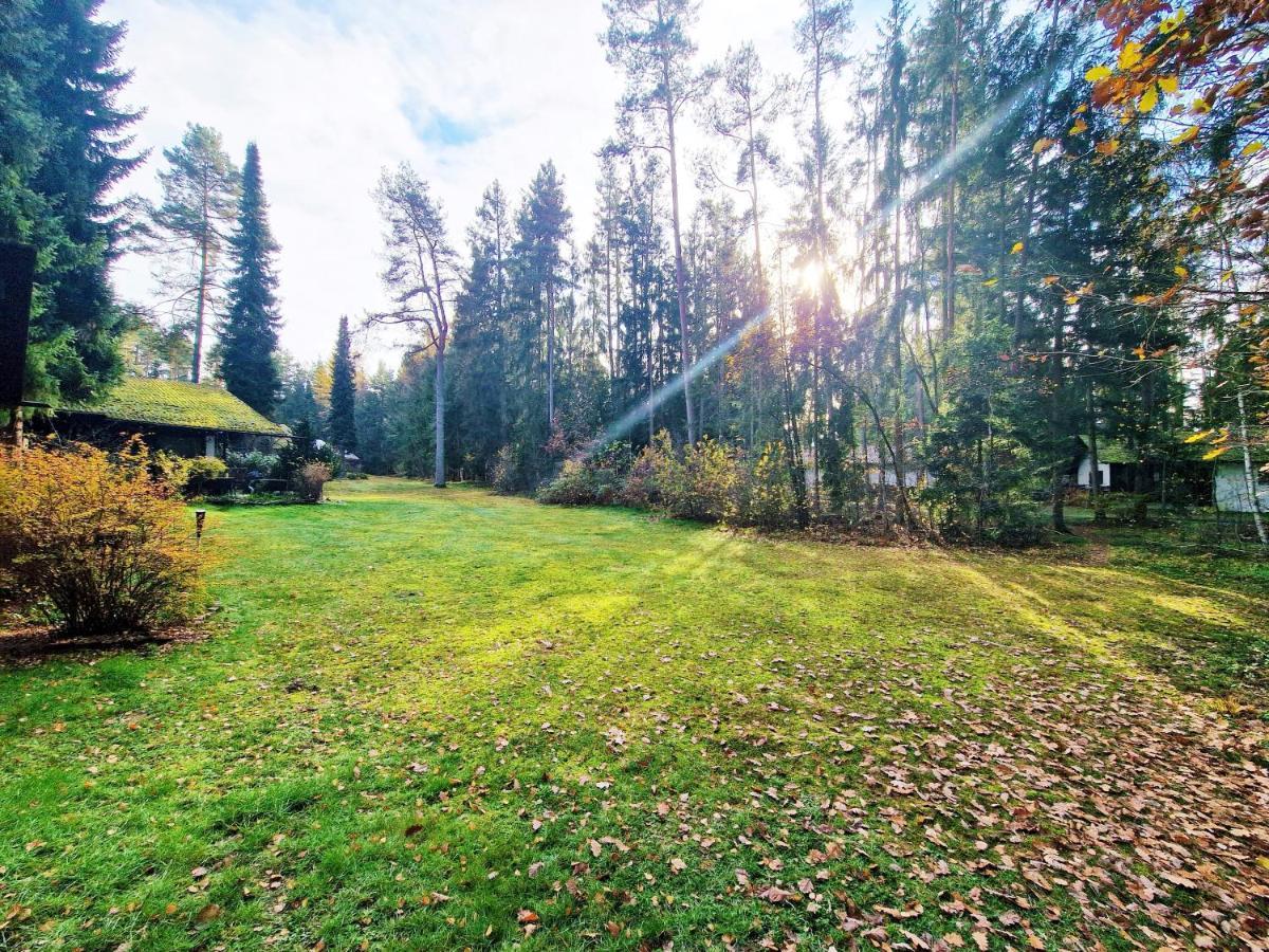 Bungalow Direkt Am See, Mit Eigenem Boot Родинг Экстерьер фото